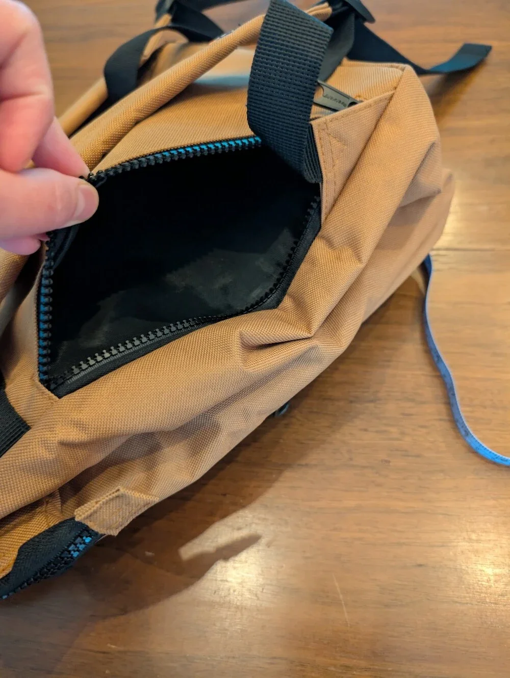 Dickies Sturdy Brown Backpack - Picture 9 of 16